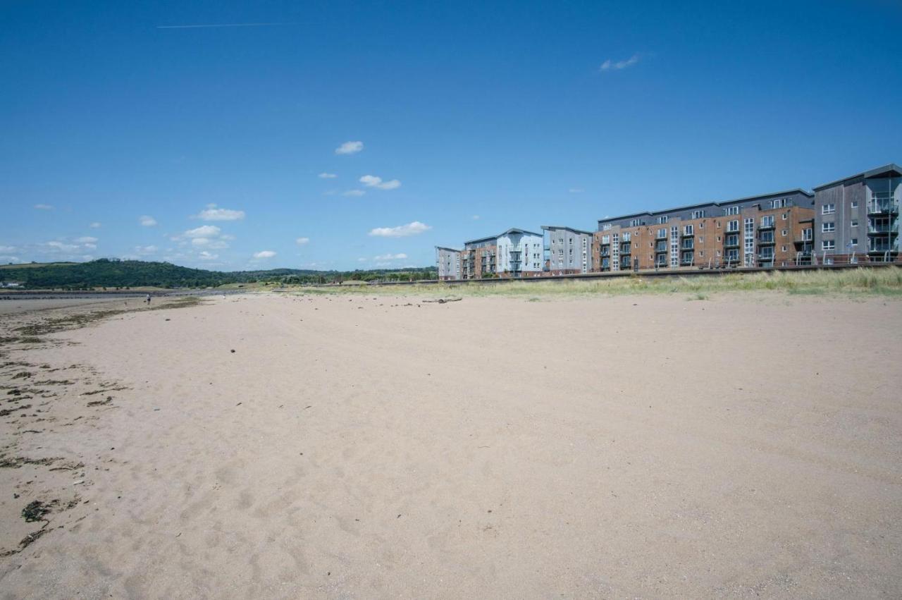 Beach View - 2 Bedroom Apartment - Llanelli Exteriér fotografie