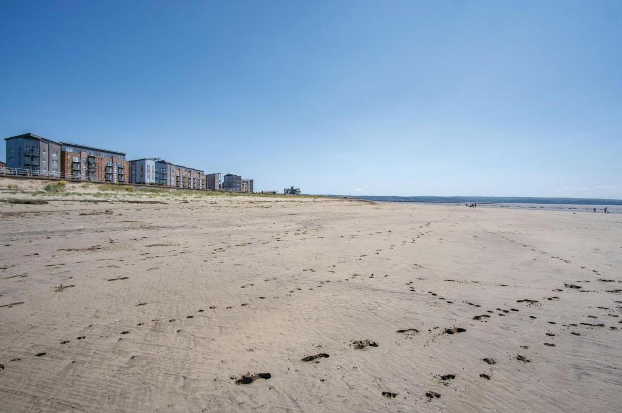 Beach View - 2 Bedroom Apartment - Llanelli Exteriér fotografie