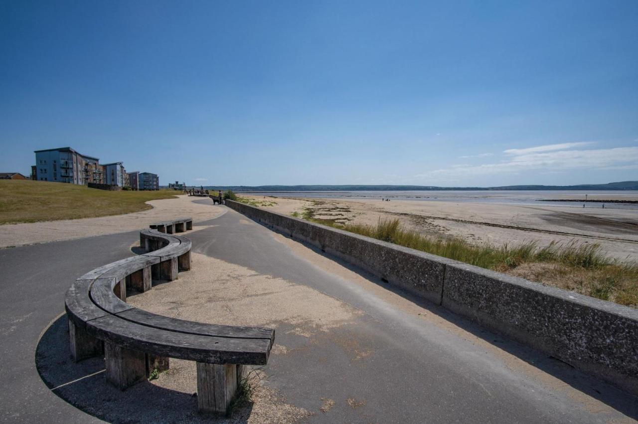 Beach View - 2 Bedroom Apartment - Llanelli Exteriér fotografie