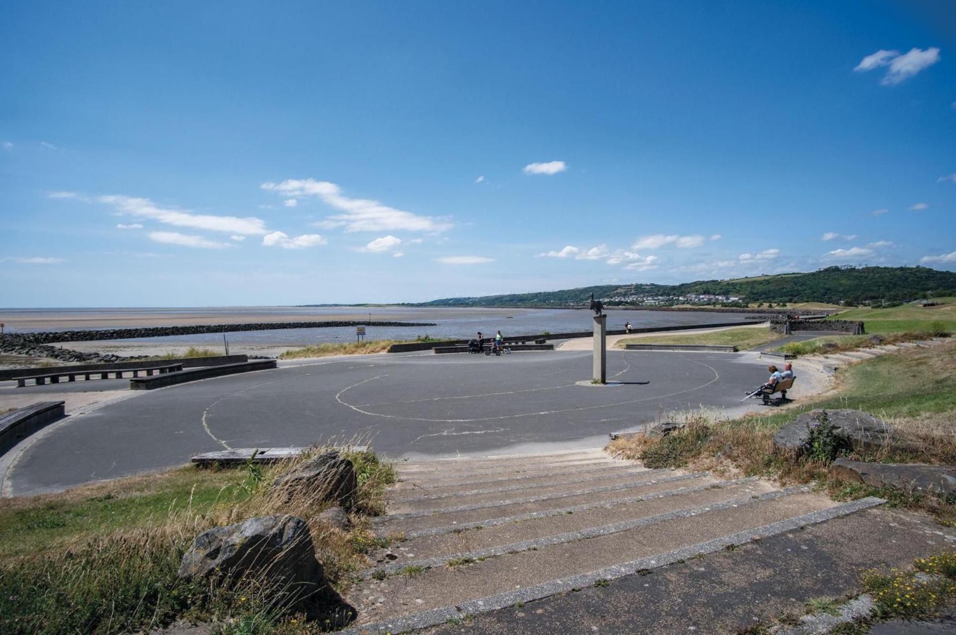 Beach View - 2 Bedroom Apartment - Llanelli Exteriér fotografie