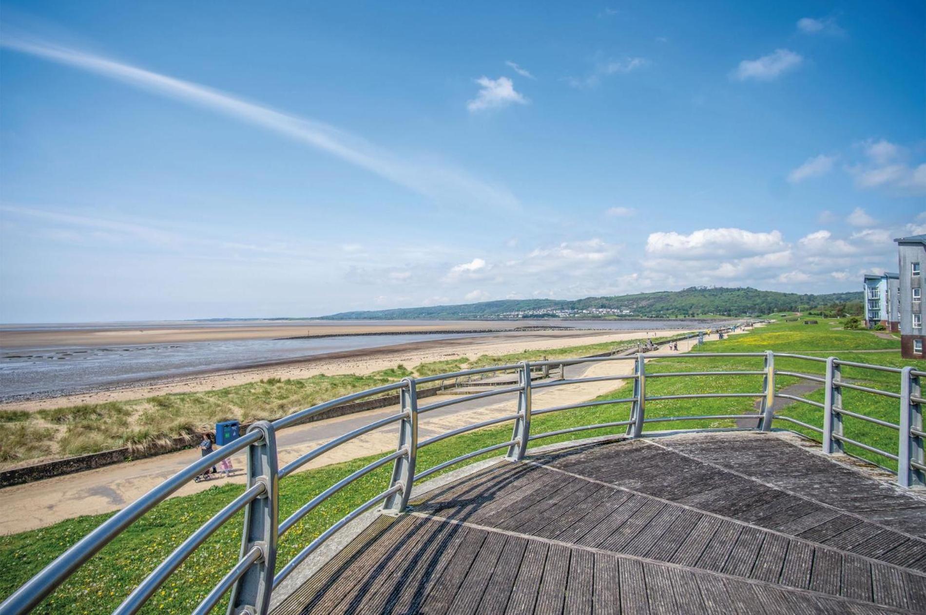 Beach View - 2 Bedroom Apartment - Llanelli Exteriér fotografie