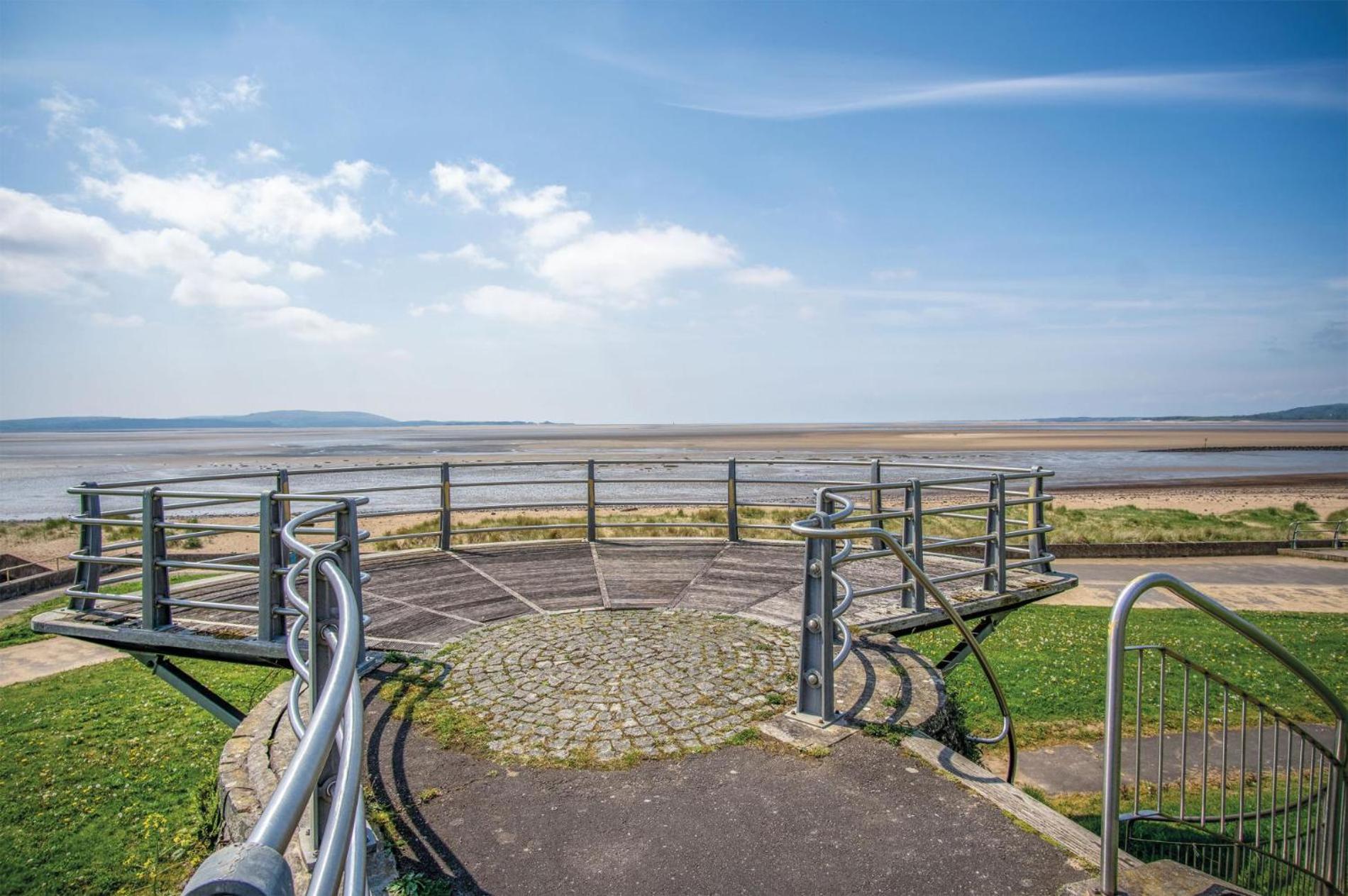 Beach View - 2 Bedroom Apartment - Llanelli Exteriér fotografie