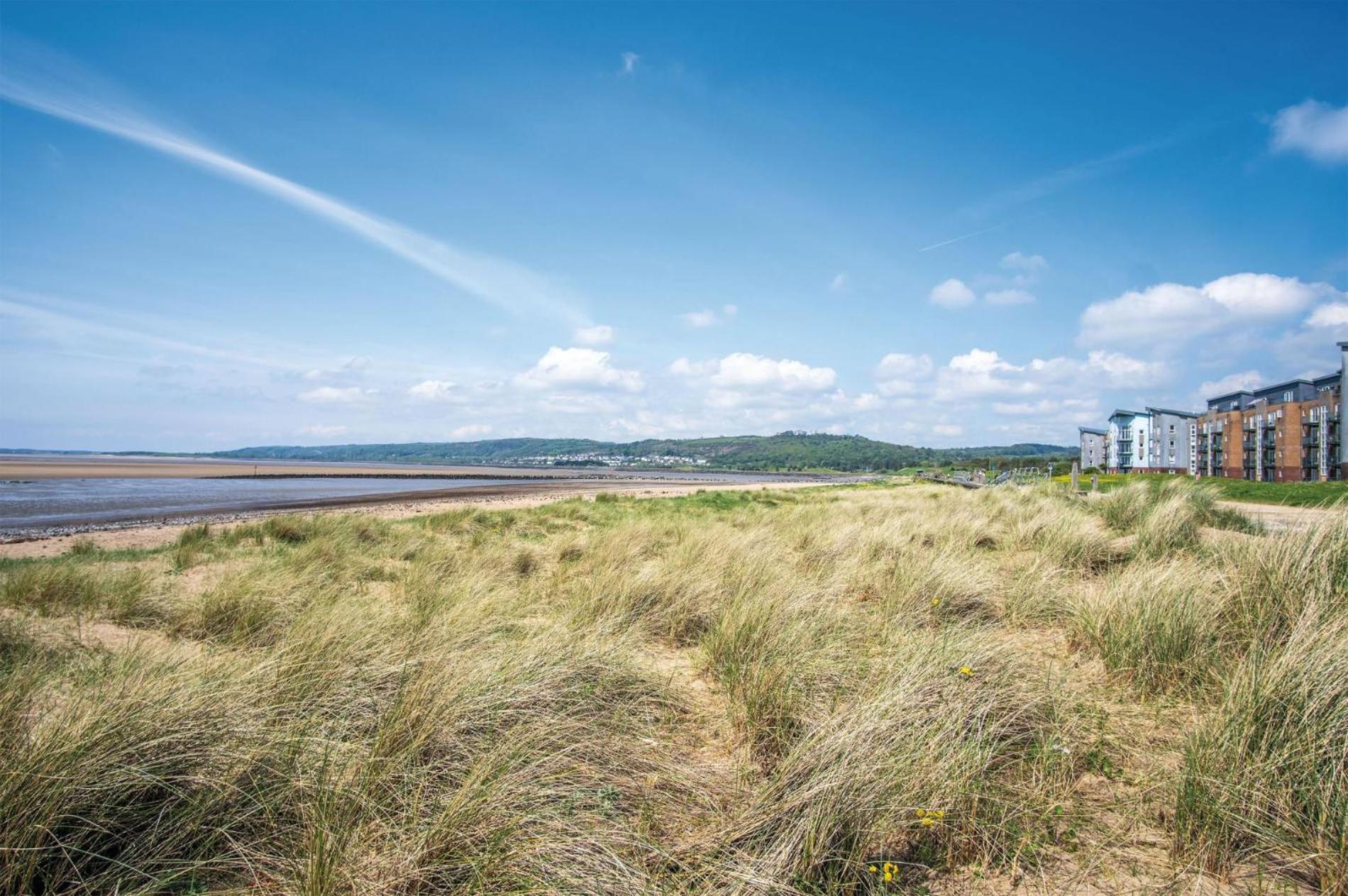 Beach View - 2 Bedroom Apartment - Llanelli Exteriér fotografie